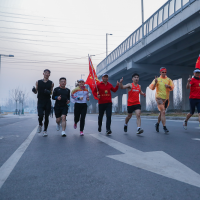 【新春走基層】奔跑吧！鄭州經(jīng)開健跑團(tuán)：“刷三環(huán)” 迎新年