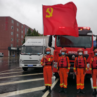 再戰(zhàn)強(qiáng)降雨！鄭州消防2000余名指戰(zhàn)員在全市86個(gè)救援站執(zhí)勤待命