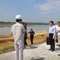 信陽(yáng)人大：把“人大工作為人民”書(shū)寫在老區(qū)大地上