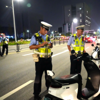 7月份以來(lái)，鄭州查處涉及“飆車(chē)炸街”各類(lèi)交通違法行為587起